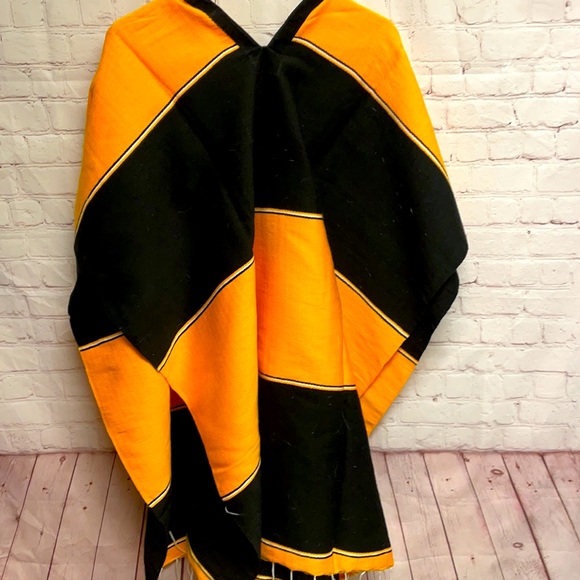 Steelers football team poncho - Picture 2 of 2